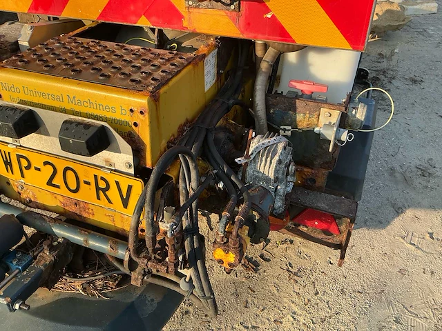 1996 nido n90 0.8-12 awtln 300 getrokken zoutstrooier – 800 liter - afbeelding 12 van  17