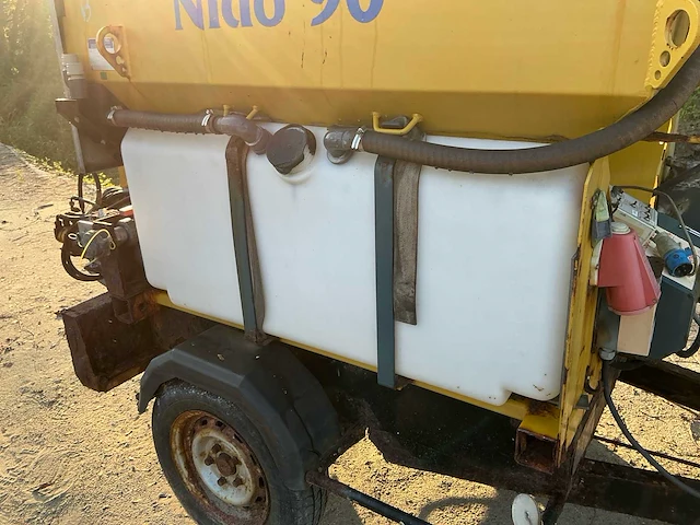 1996 nido n90 0.8-12 awtln 300 getrokken zoutstrooier – 800 liter - afbeelding 16 van  17
