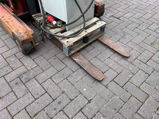 1996 nissan jhc01l18hu reach truck - afbeelding 12 van  16