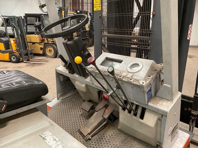 1996 om e40n vorkheftruck - afbeelding 10 van  19