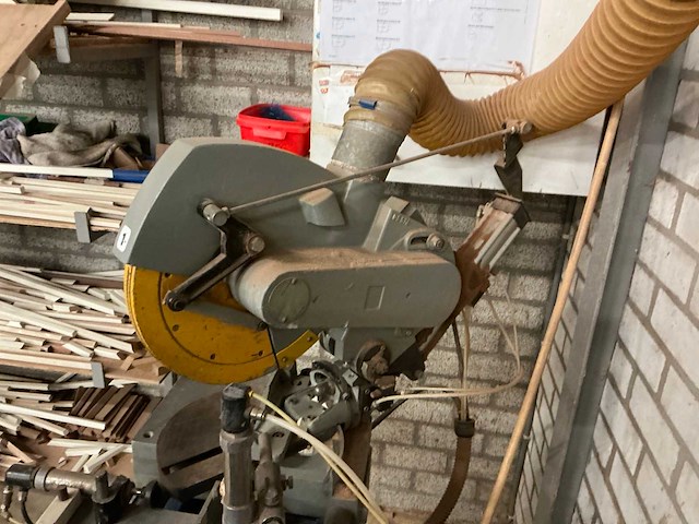 1996 pertici univer 330ip dubbele verstekzaagmachine - afbeelding 12 van  16