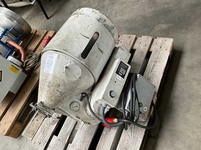 1996 polydryer cs-1 granulaat droger / hopper - afbeelding 1 van  6