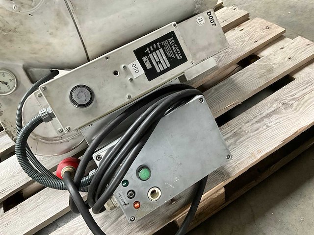 1996 polydryer cs-1 granulaat droger / hopper - afbeelding 5 van  6