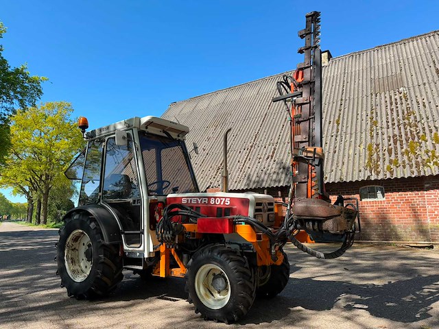 1996 steyr 8075 as vierwielaangedreven landbouwtractor - afbeelding 13 van  16