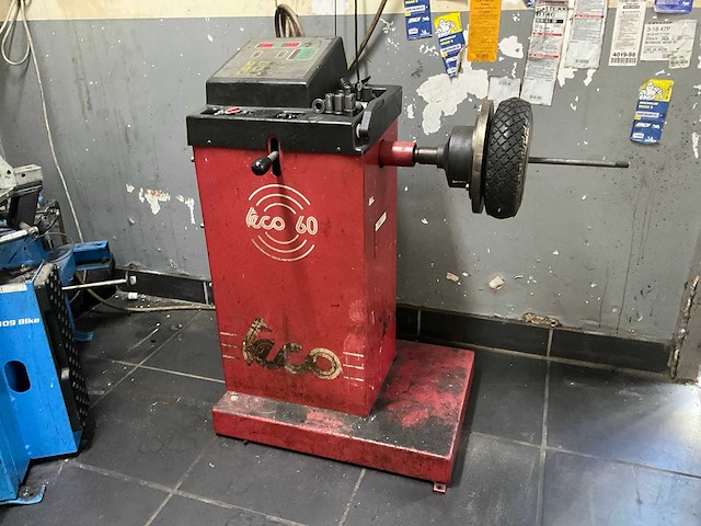 1996 teco 60 banden balanceerapparaat - afbeelding 1 van  9