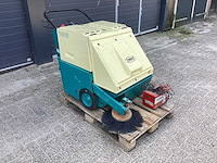 1996 tennant 186 zelfrijdende veegmachine - afbeelding 3 van  10