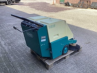 1996 tennant 186 zelfrijdende veegmachine - afbeelding 4 van  10