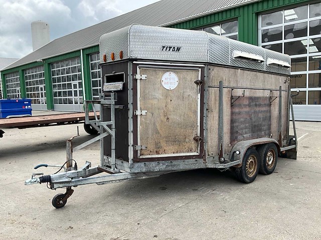 1996 titan jelsum ta 27 vee aanhangwagen - afbeelding 1 van  18