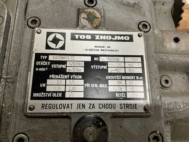1996 tos va12b611-72 vertragingskast - afbeelding 1 van  1