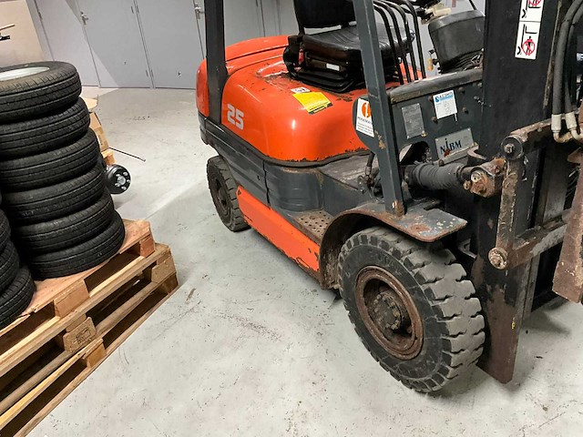 1996 toyota 62 6fdf25 vorkheftruck - afbeelding 1 van  1
