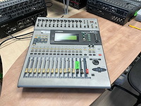 1996 yamaha 01-v digitale mengtafel - afbeelding 2 van  4