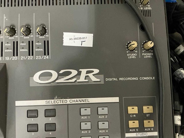 1996 yamaha 02r digitale mengtafel - afbeelding 3 van  7