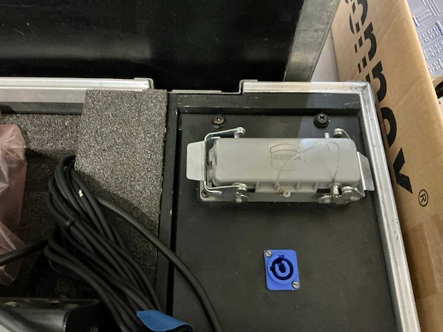 1996 yamaha 02r digitale mengtafel - afbeelding 5 van  7