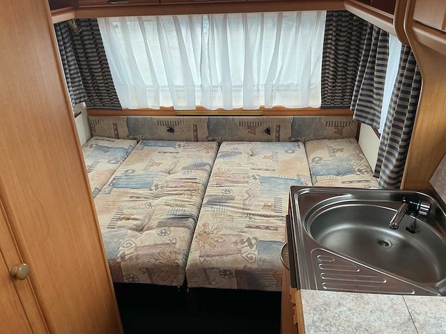 1997 - lmc - 490k - caravan - afbeelding 17 van  19