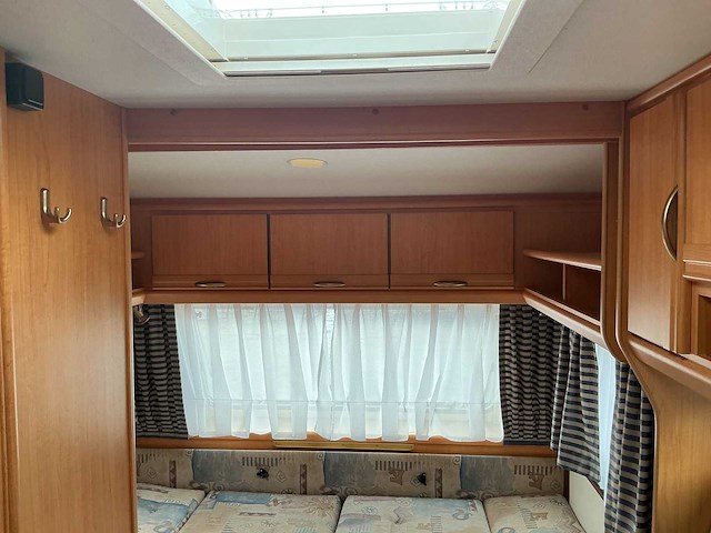 1997 - lmc - 490k - caravan - afbeelding 13 van  14