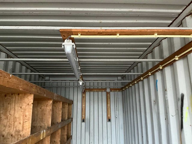 1997 20ft zeecontainer met werkplaatsinrichting - afbeelding 10 van  11