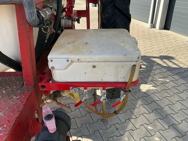 1997 agrifac eco 2024 eh getrokken veldspuit – 2.000 liter – 24 meter – 7 secties - afbeelding 10 van  24