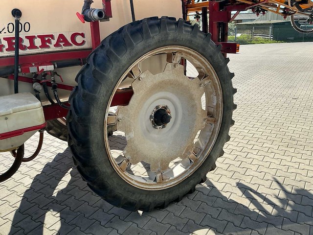 1997 agrifac eco 2024 eh getrokken veldspuit – 2.000 liter – 24 meter – 7 secties - afbeelding 13 van  24