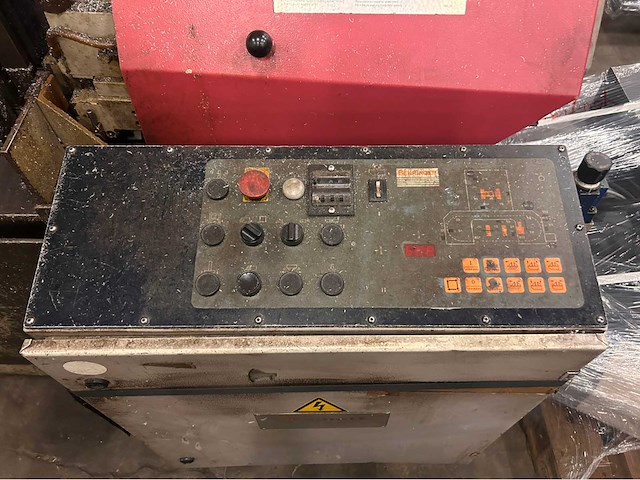 1997 behringer hbp 263a metalen horizontale bandzaagmachine - afbeelding 6 van  10