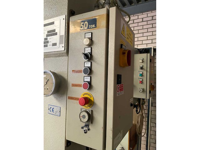 1997 bergamo aem 324b hydraulische pers - afbeelding 3 van  7