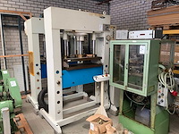 1997 bergamo aem 324b hydraulische pers