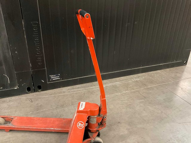 1997 bt l 2000/11 hand hydraulische palletwagen - afbeelding 2 van  4