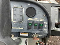 1997 clarke american lincoln 2160 zelfrijdende veegmachine defect - afbeelding 11 van  30