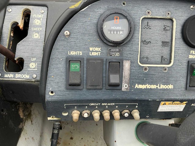 1997 clarke american lincoln 2160 zelfrijdende veegmachine defect - afbeelding 13 van  30