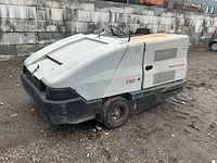 1997 clarke american lincoln 2160 zelfrijdende veegmachine defect - afbeelding 1 van  30