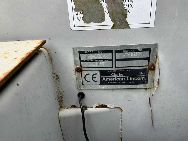 1997 clarke american lincoln 2160 zelfrijdende veegmachine defect - afbeelding 24 van  30