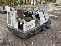 1997 clarke american lincoln 2160 zelfrijdende veegmachine defect - afbeelding 26 van  30