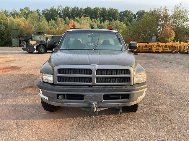 1997 dodge ram 2500 vliegtuigsleper - afbeelding 9 van  16