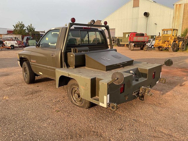 1997 dodge ram 2500 vliegtuigsleper - afbeelding 12 van  16