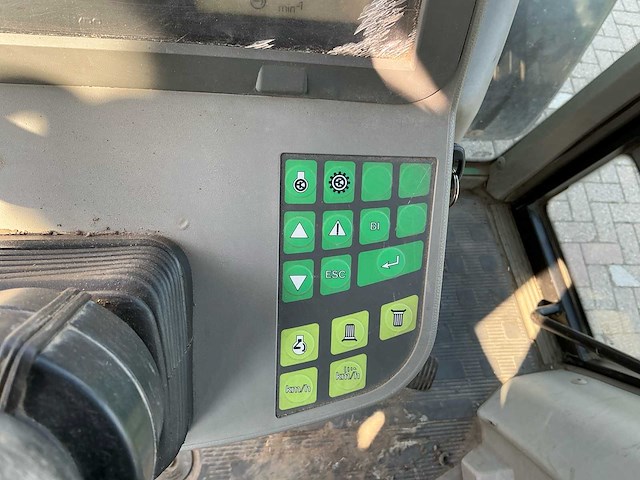 1997 fendt 512c vierwielaangedreven landbouwtractor - afbeelding 36 van  40