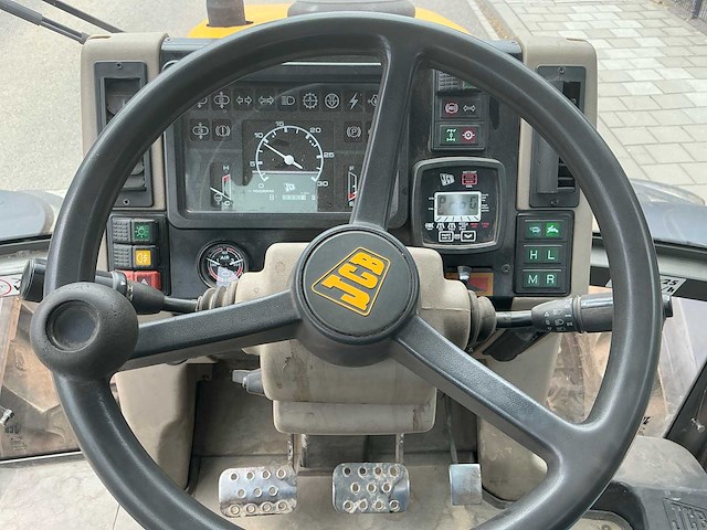 1997 jcb fastrac 1135 4ws vierwielaangedreven landbouwtractor - afbeelding 26 van  43