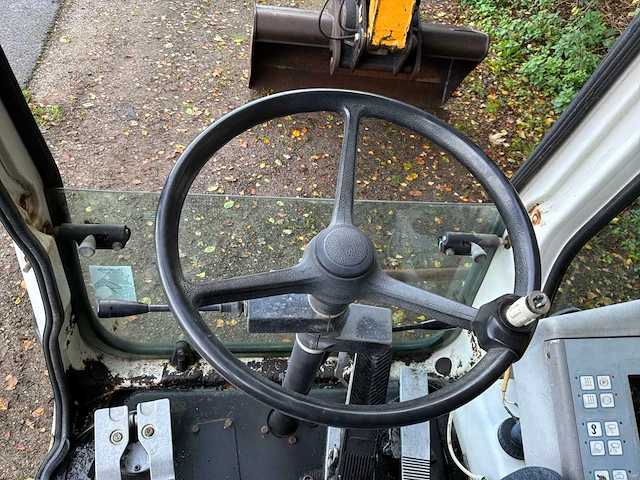 1997 liebherr a900 banden graafmachine - afbeelding 11 van  26