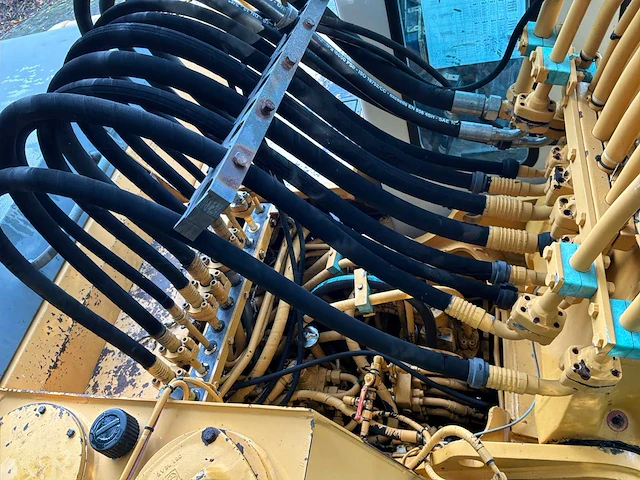 1997 liebherr a900 banden graafmachine - afbeelding 15 van  26