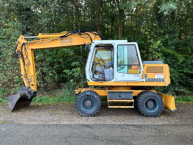 1997 liebherr a900 banden graafmachine - afbeelding 12 van  26
