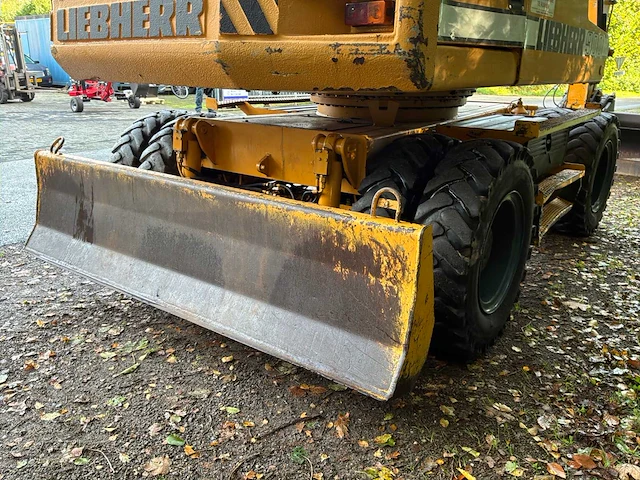 1997 liebherr a900 banden graafmachine - afbeelding 22 van  26