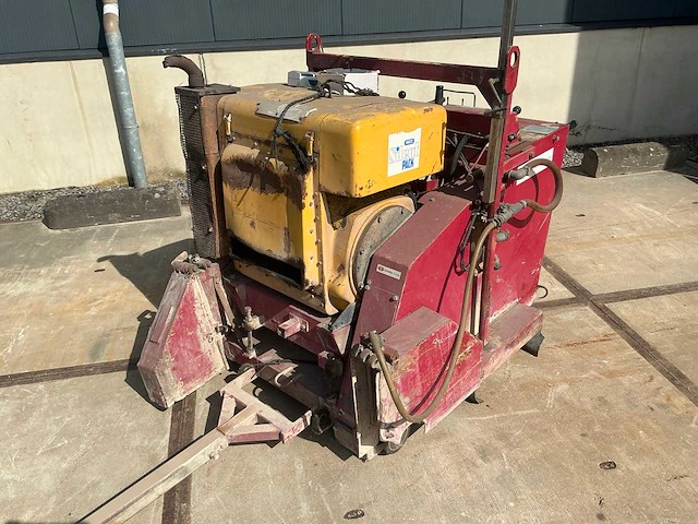 1997 linzen vzm 600 beton- asfaltzaag - afbeelding 4 van  10