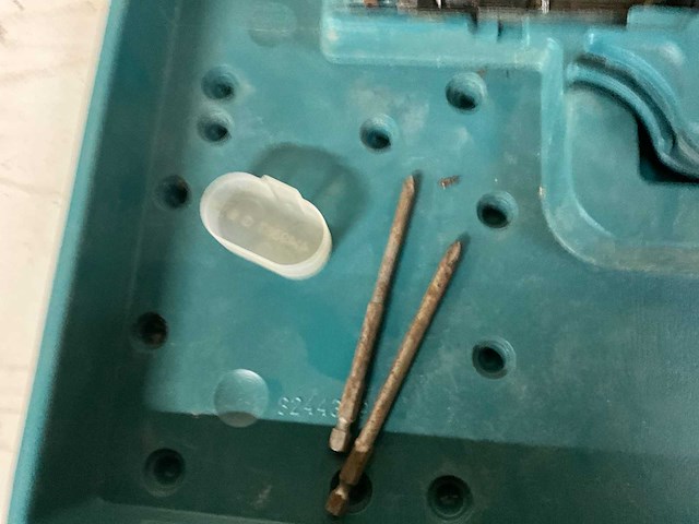 1997 makita 6831d bandschroefmachine - afbeelding 6 van  7