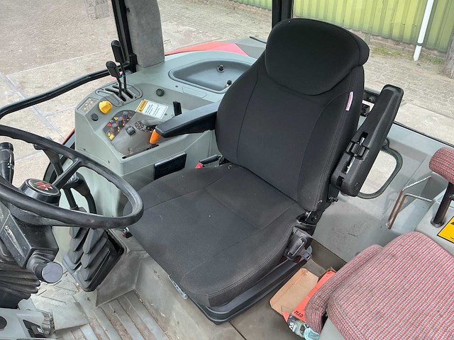 1997 massey ferguson 6130 vierwielaangedreven landbouwtractor - afbeelding 14 van  32