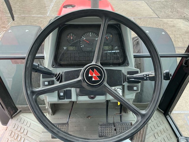 1997 massey ferguson 6130 vierwielaangedreven landbouwtractor - afbeelding 15 van  32