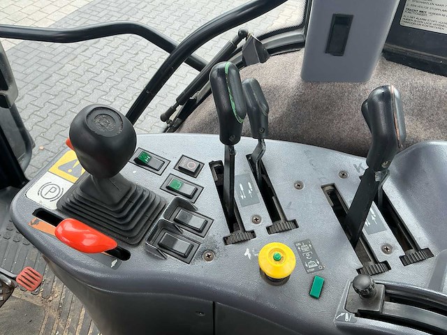 1997 new holland g190 vierwielaangedreven landbouwtractor - afbeelding 22 van  35