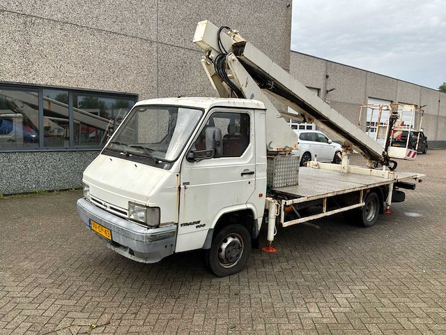 1997 nissan trade 3.0 tdi lwb vrachtwagen hoogwerker - afbeelding 1 van  8