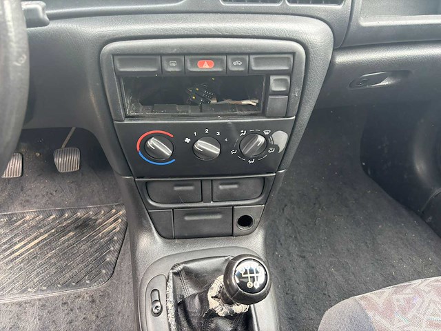 1997 opel vectra 1.8i-16v gl personenauto - afbeelding 10 van  26