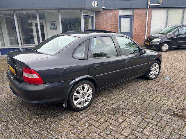 1997 opel vectra 1.8i-16v gl personenauto - afbeelding 24 van  26