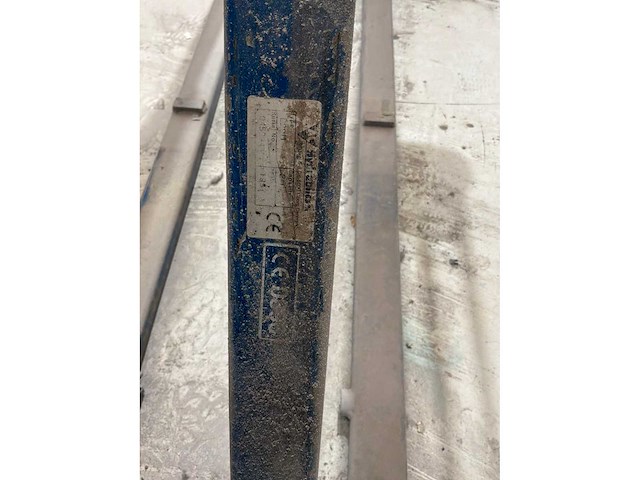 1997 pneumatische hefbrug 2000kg - afbeelding 5 van  5
