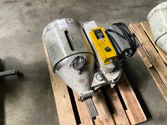 1997 stougaard argos cs-1 granulaat droger / hopper - afbeelding 1 van  3