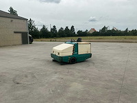 1997 tennant 355 zelfrijdende veegmachine - afbeelding 18 van  59